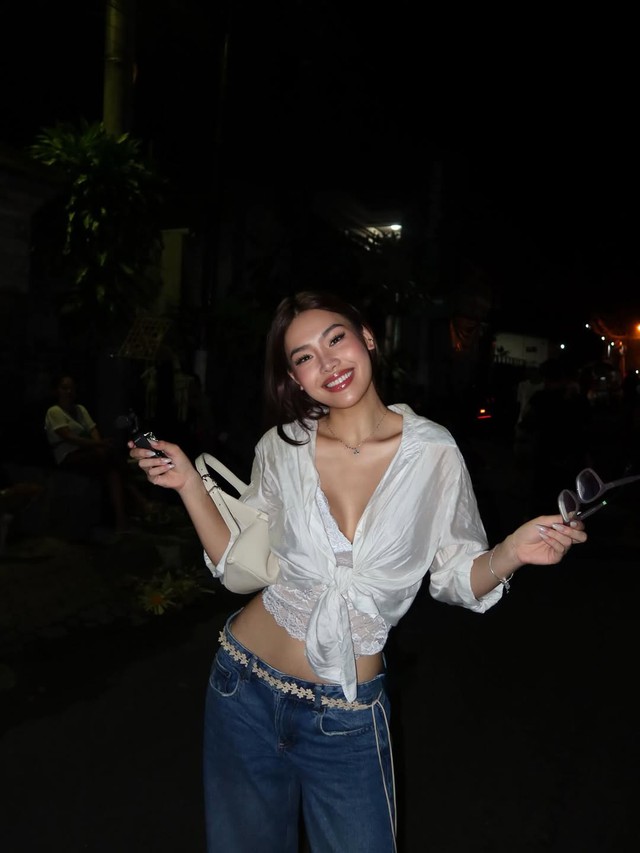 Áo sơ mi mỏng nhẹ cho ngày hè thanh lịch- Ảnh 10.