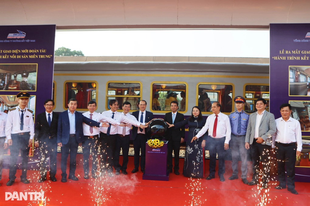 Nâng cấp đoàn tàu di sản đi qua đường sắt đáng trải nghiệm nhất thế giới - 3
