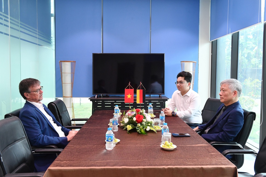 Công ty Polymer QT hợp tác tập đoàn hàng đầu thế giới về công nghệ bảo an - 5