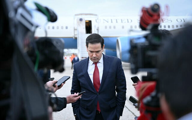 Lãnh đạo Mỹ gợi ý đổi tên eo biển Hormuz thành “eo biển Trump” - Ảnh 2.