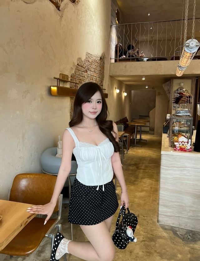 Túi baguette mang biểu tượng thời trang Y2K quay trở lại mạnh mẽ - Ảnh 7.