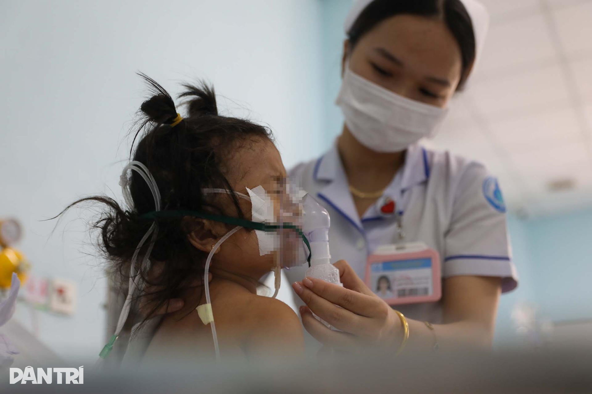 Bên trong nơi cứu chữa trẻ mắc tay chân miệng nặng, biến chứng ngưng thở - 5