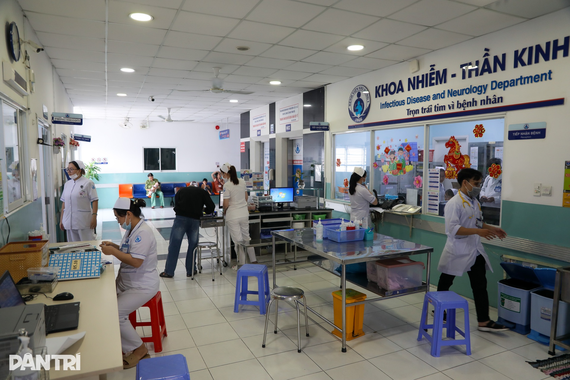 Bên trong nơi cứu chữa trẻ mắc tay chân miệng nặng, biến chứng ngưng thở - 14