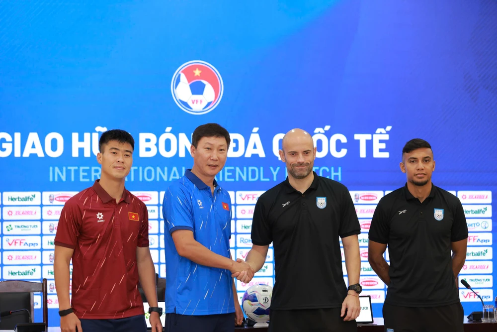 hlv-kim-sang-sik-tuyen-bo-phai-thang-bangladesh-lo-vu-khi-moi-dang-gom (1).jpg