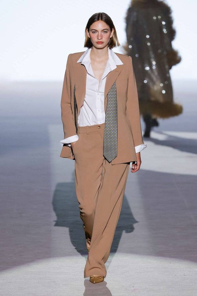 Chọn trang phục họa tiết kẻ: Ít mà chất, đơn giản nhưng nổi bật- Ảnh 5.