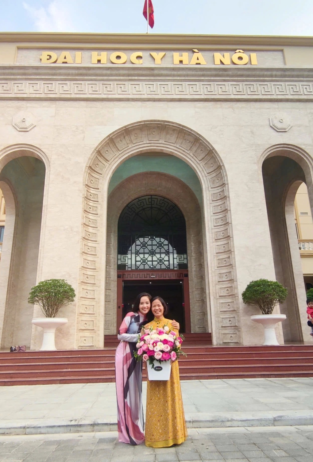 Được 9 điểm nhưng thầy phê chữ “dốt”, nữ sinh quyết tâm trở thành bác sĩ - 4