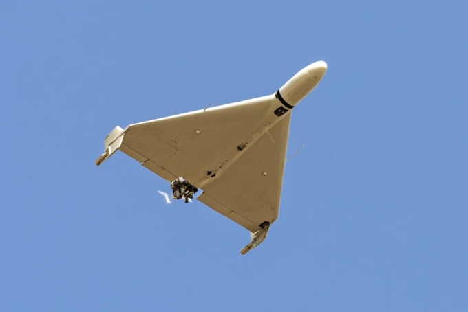 UAV Shahed bay trên bầu trời thành phố Kermanshah, Iran hồi tháng 3/2024. Ảnh: AFP