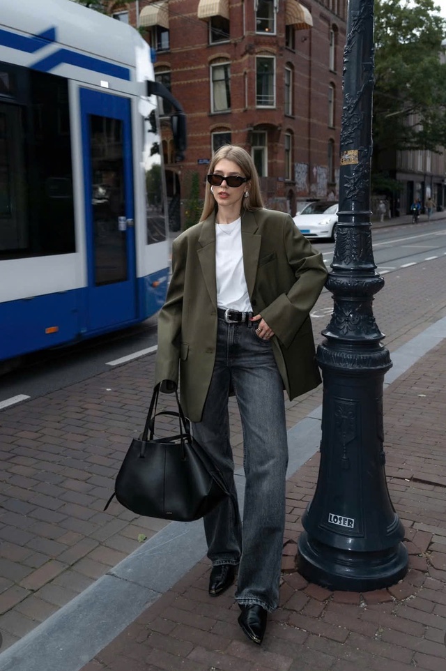 Diện đồ denim theo phong cách cá tính, nổi loạn- Ảnh 8.