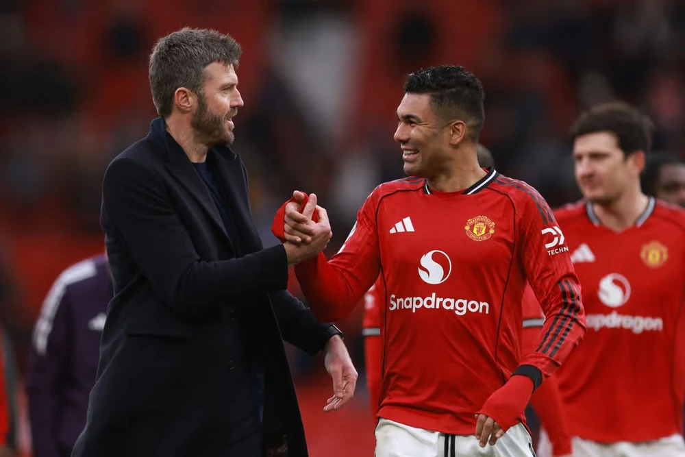 Carrick sẽ sử dụng Casemiro không hạn chế trong phần còn lại của mùa giải. ẢNH: AMA mu-carrick-casemiro.jpg