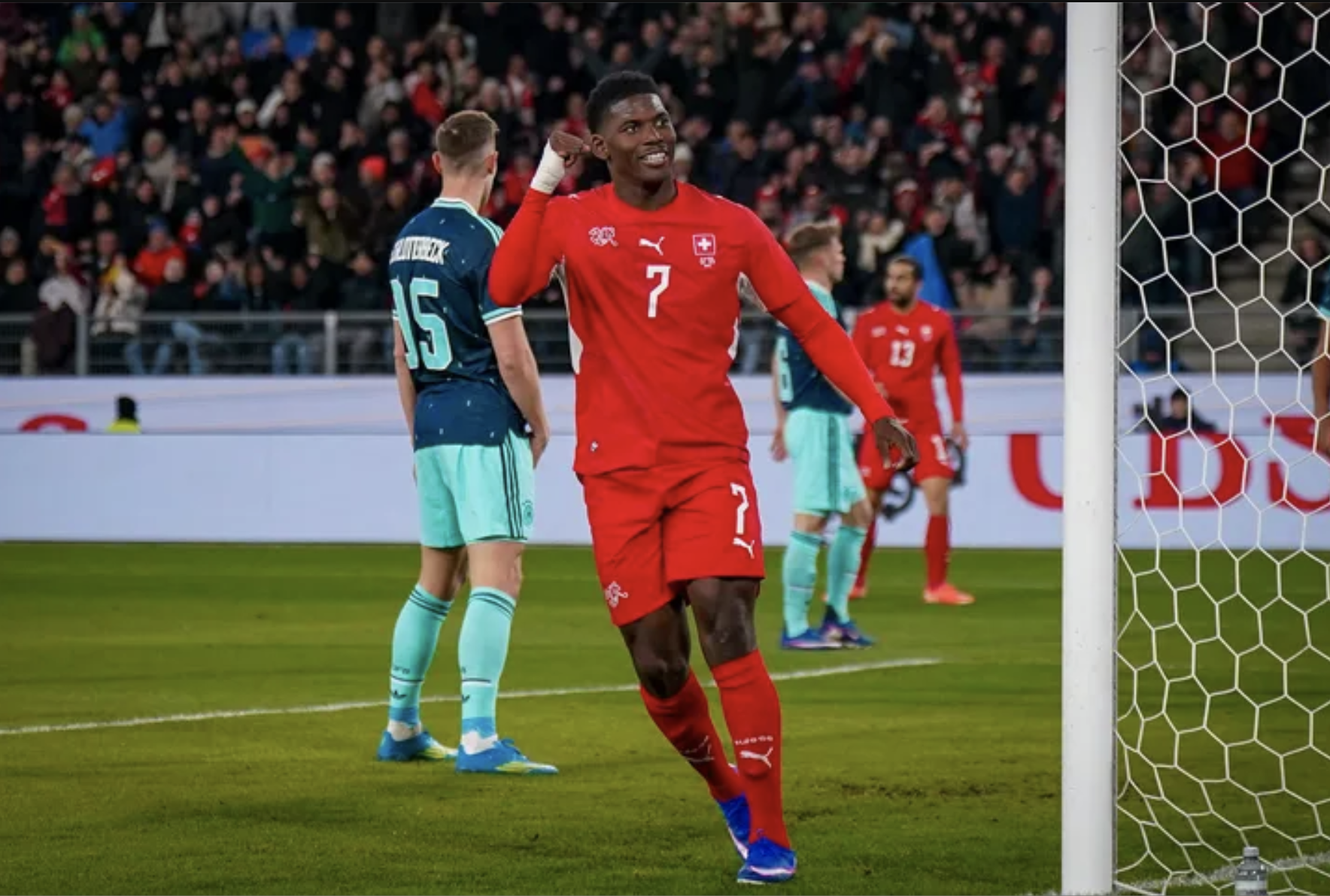 Florian Wirtz thăng hoa, tuyển Đức thắng Thụy Sĩ trận cầu 7 bàn 4 Florian Wirtz thăng hoa, tuyển Đức thắng Thụy Sĩ trận cầu 7 bàn - Ảnh 4.