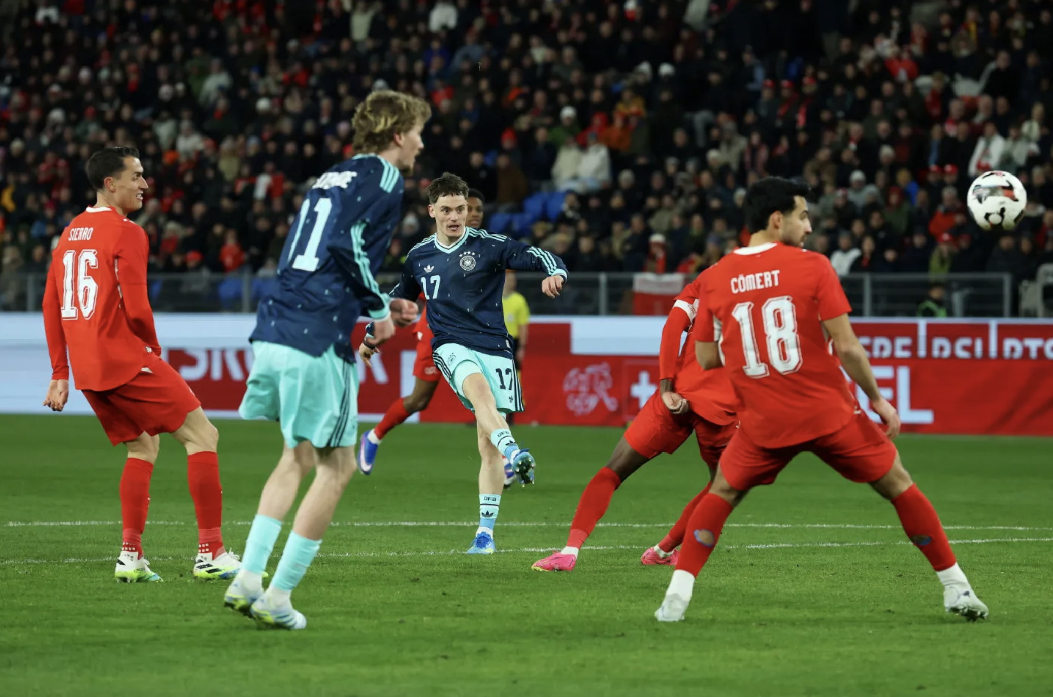 Florian Wirtz thăng hoa, tuyển Đức thắng Thụy Sĩ trận cầu 7 bàn 6 Florian Wirtz thăng hoa, tuyển Đức thắng Thụy Sĩ trận cầu 7 bàn - Ảnh 6.