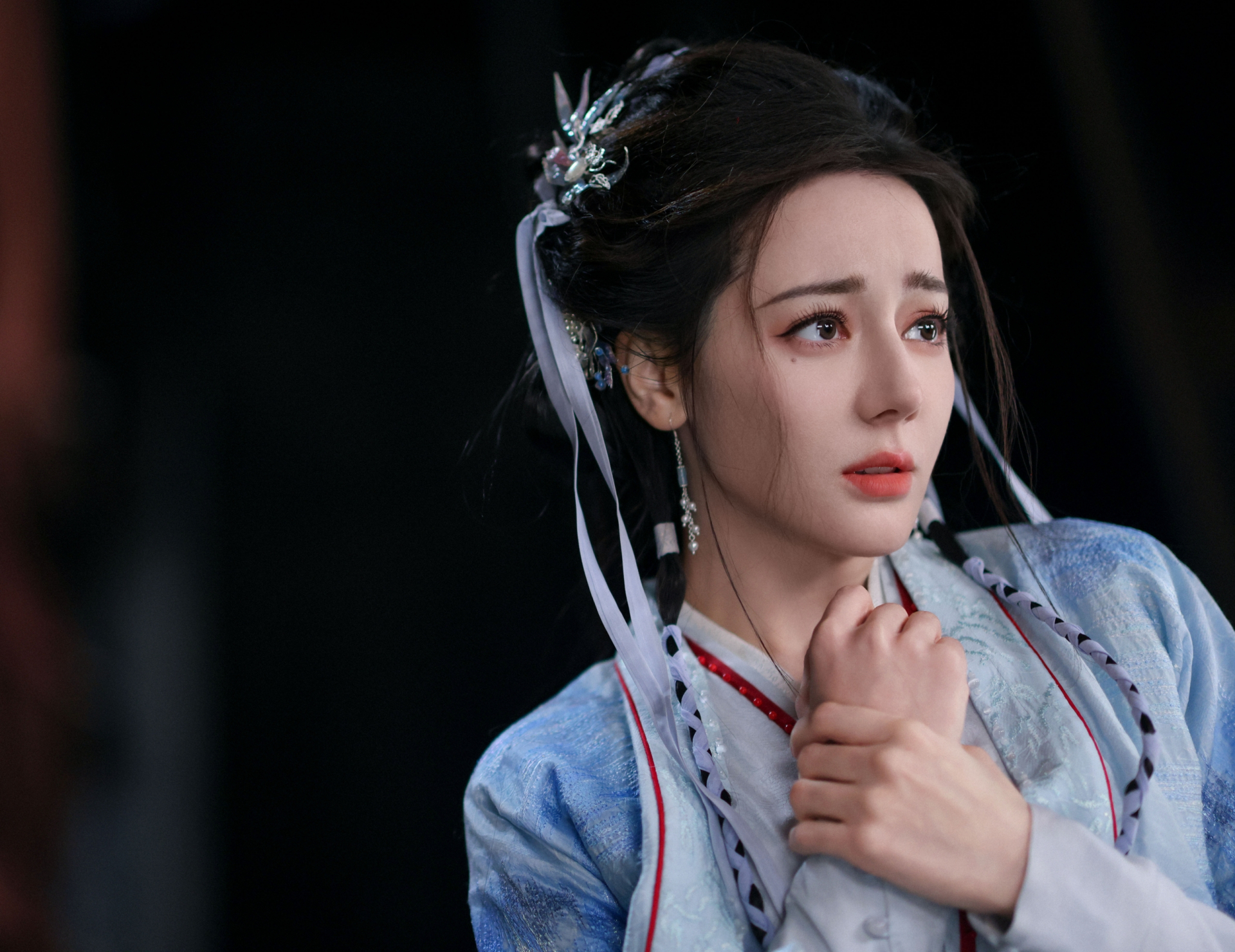 Phép màu cũng không cứu nổi Địch Lệ Nhiệt Ba- Ảnh 7.