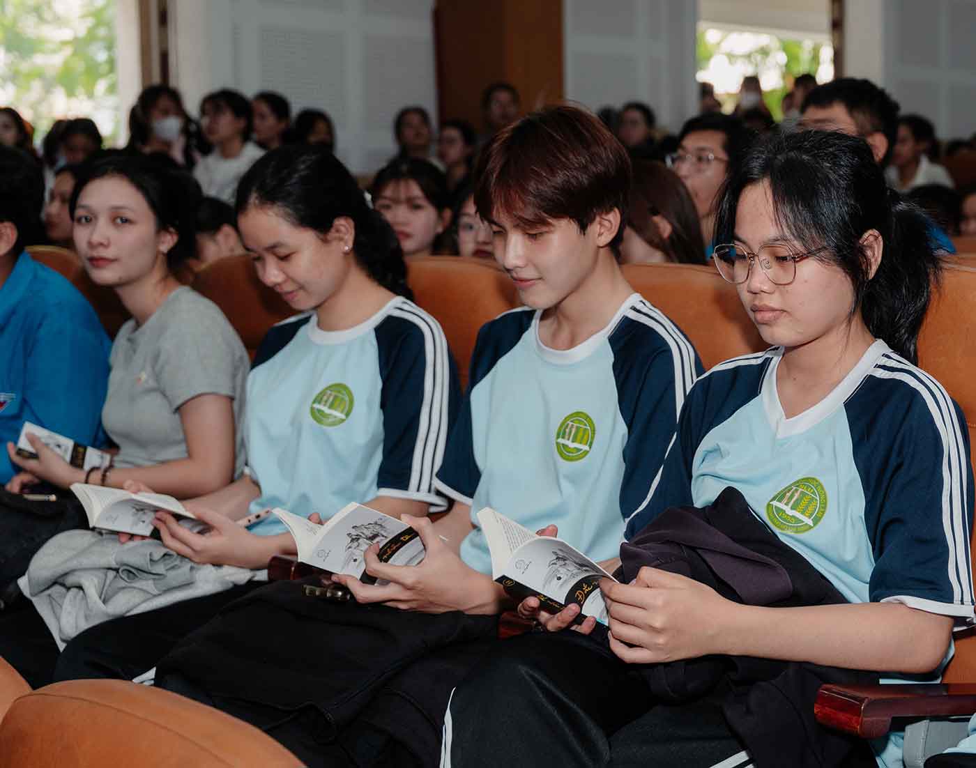 'Hành trình Từ Trái Tim' của Trung Nguyên Legend: Điều bất ngờ dành cho sinh viên TP.HCM - Ảnh 7.