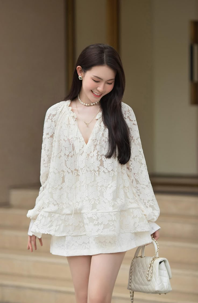 Áo blouse ren cách điệu mang chút điệu đà cho ngày hè- Ảnh 5.