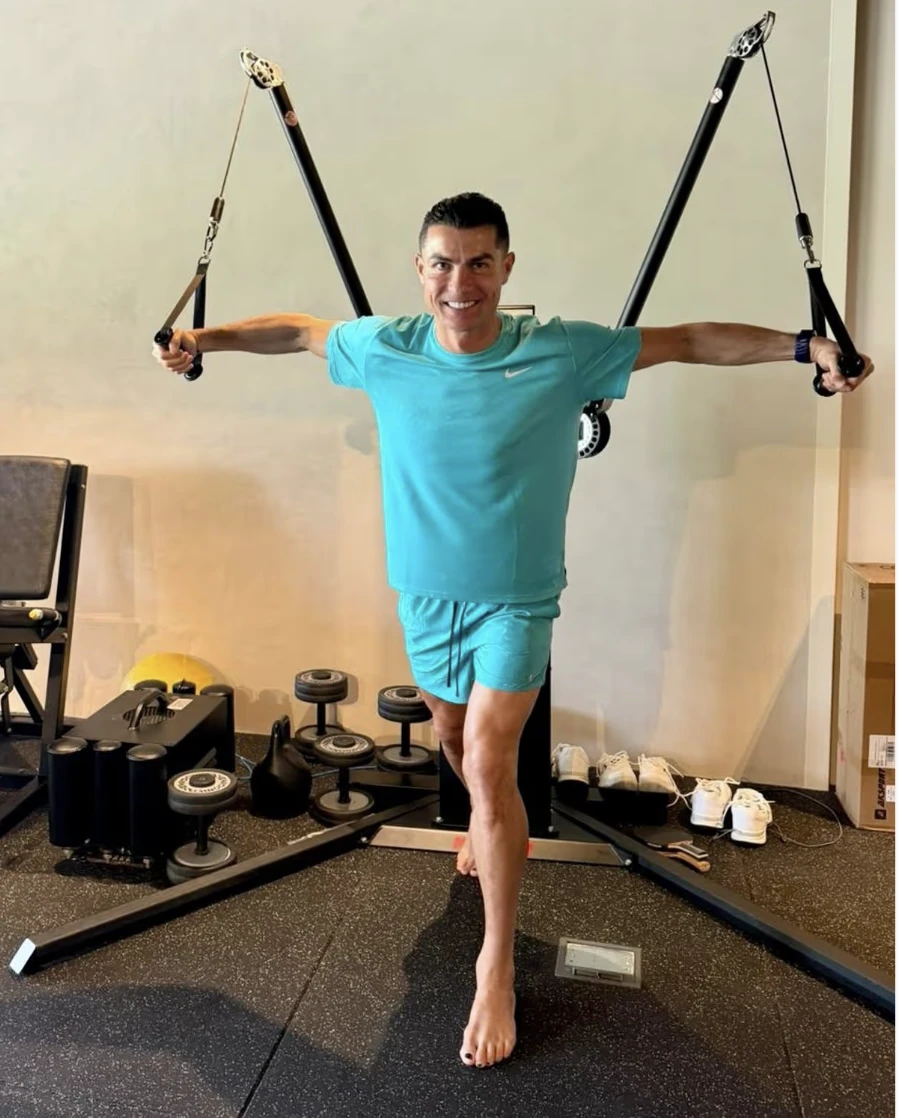Ronaldo đăng trên Instagram hình ảnh anh tươi cười tích cực tập luyện. ẢNH: INSTAGRAM cristiano-ronaldo-2.png