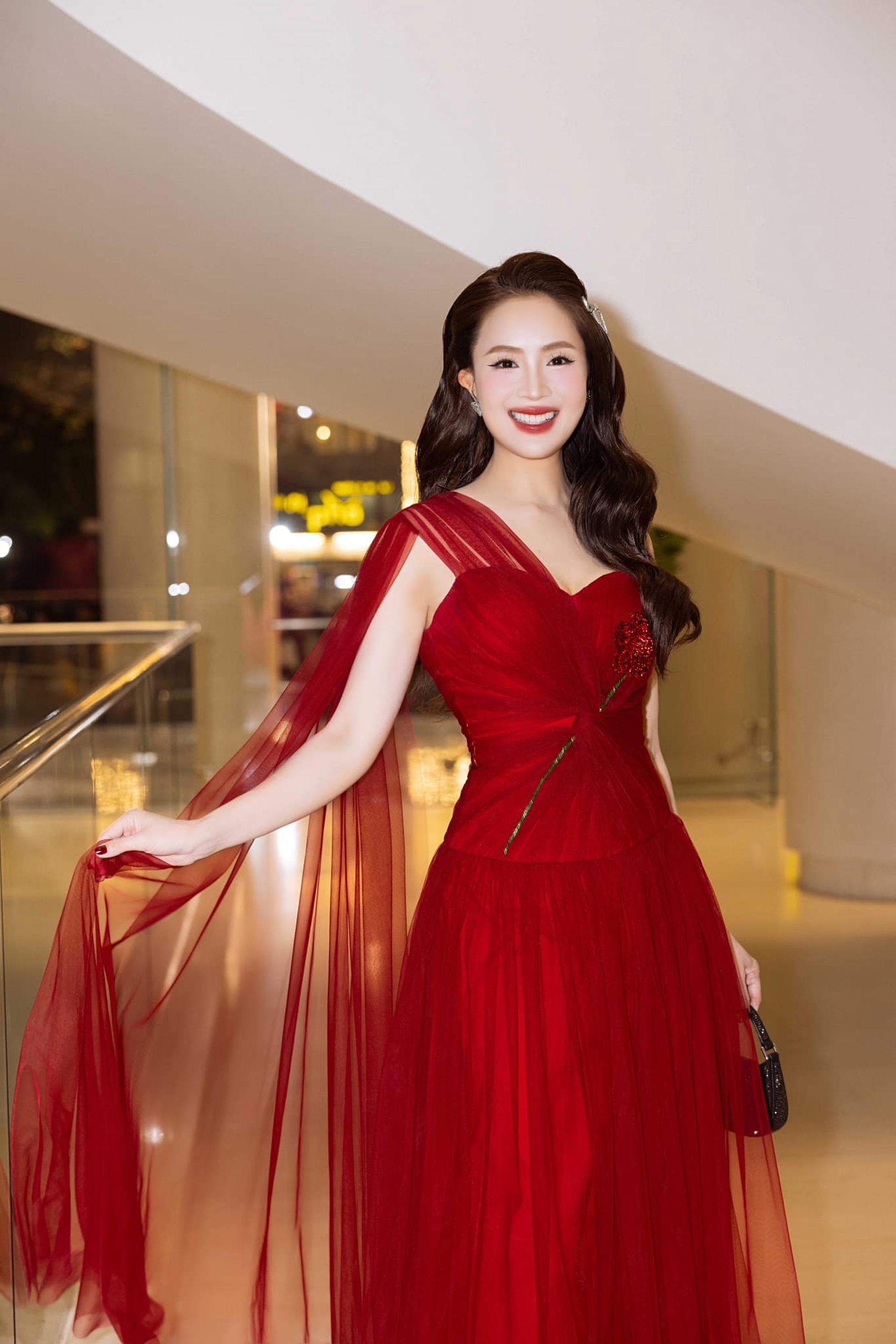 Diễn viên Hồng Diễm tuổi 43 đẹp không tì vết, hôn nhân kín tiếng - 13 Diễn viên Hồng Diễm tuổi 43 đẹp không tì vết, hôn nhân kín tiếng - 13