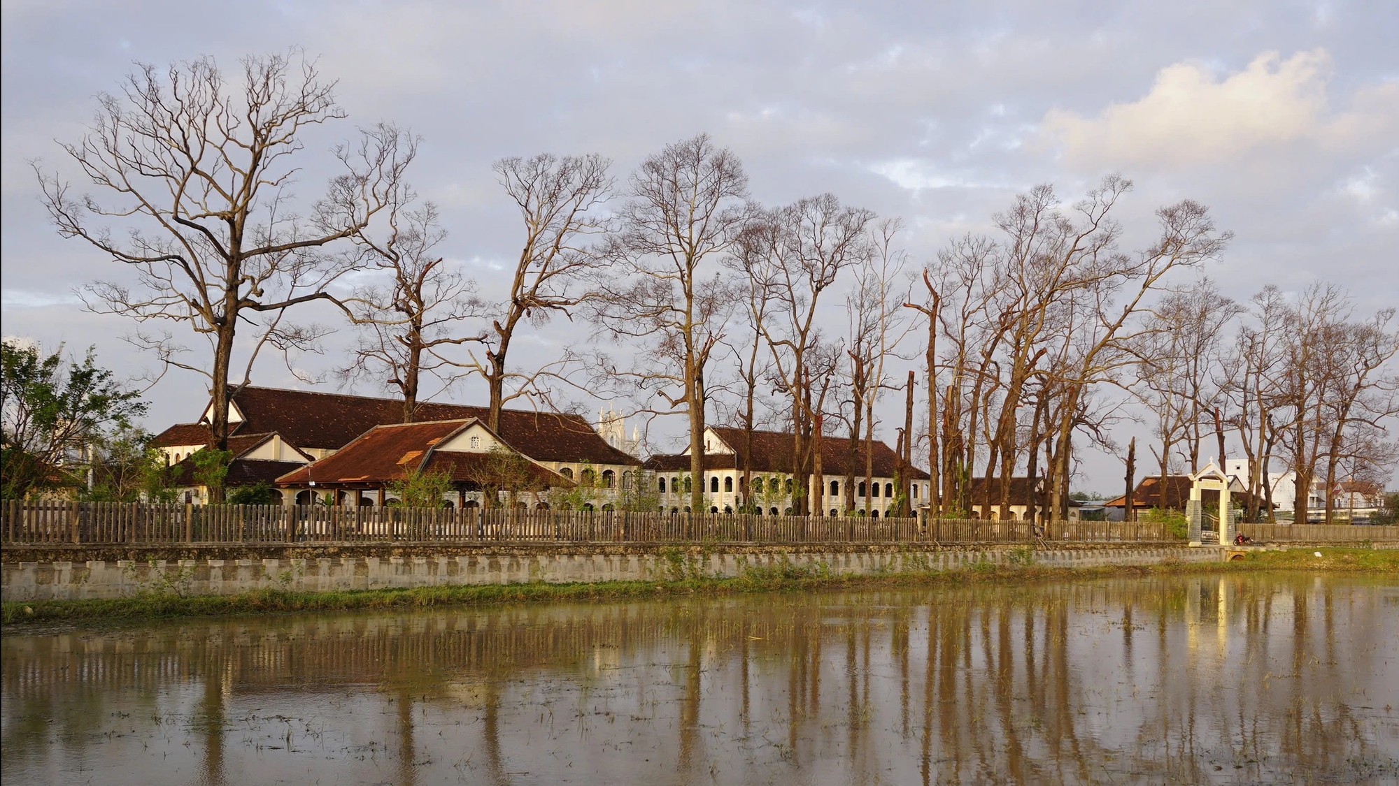 Những nhà thờ độc đáo: Làng Sông - nơi chữ Quốc ngữ in dấu hơn một thế kỷ- Ảnh 2. Những nhà thờ độc đáo: Làng Sông - nơi chữ Quốc ngữ in dấu hơn một thế kỷ- Ảnh 2.