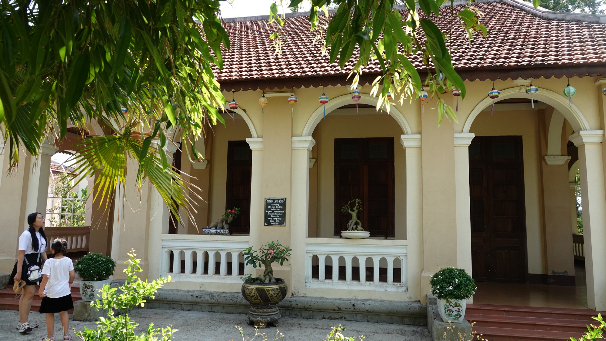 Những nhà thờ độc đáo: Làng Sông - nơi chữ Quốc ngữ in dấu hơn một thế kỷ- Ảnh 5. Những nhà thờ độc đáo: Làng Sông - nơi chữ Quốc ngữ in dấu hơn một thế kỷ- Ảnh 5.