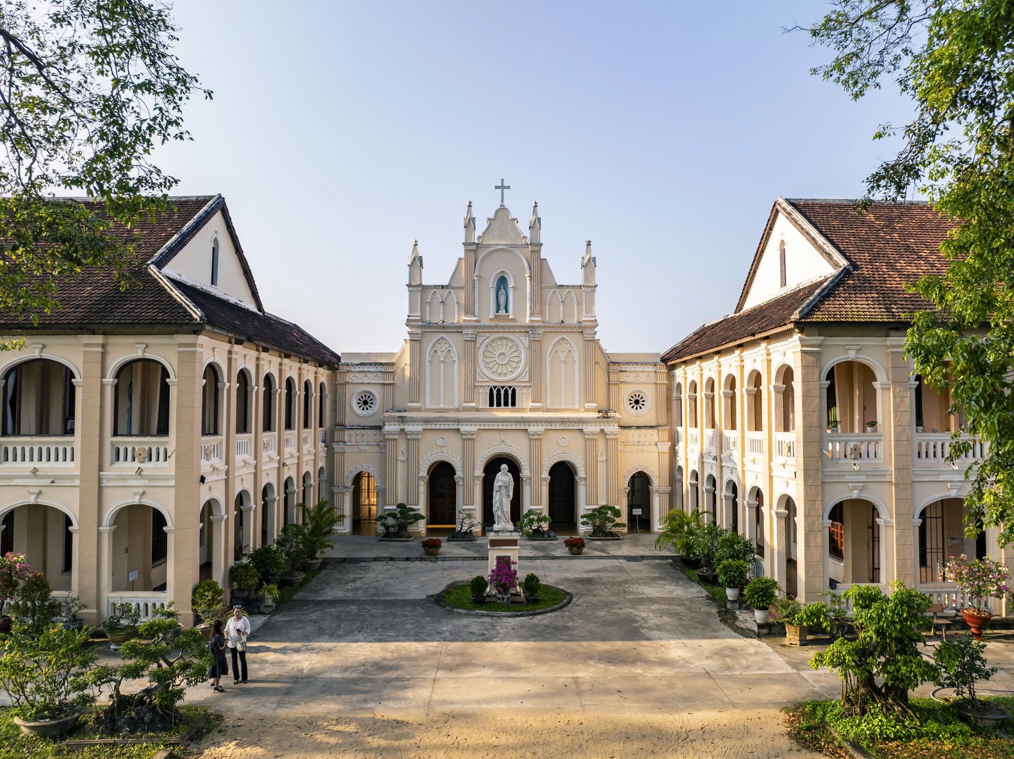 Những nhà thờ độc đáo: Làng Sông - nơi chữ Quốc ngữ in dấu hơn một thế kỷ- Ảnh 6. Những nhà thờ độc đáo: Làng Sông - nơi chữ Quốc ngữ in dấu hơn một thế kỷ- Ảnh 6.