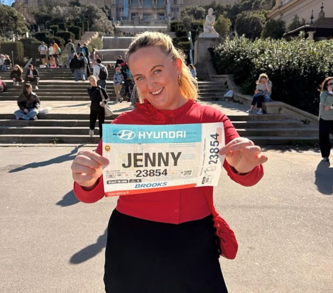 Jennifer Mannion chỉ trích nhóm OMTIU.