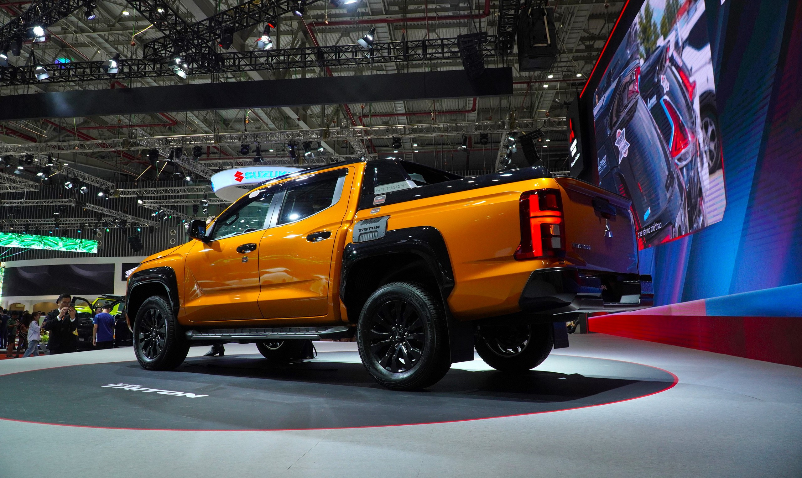 Tại sao hợp lý nhưng vẫn gây 'ấm ức'? 2 Cấm xe bán tải: Tại sao đúng nhưng vẫn gây ‘ấm ức’? - Ảnh 2.