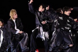 Cảnh sát chặn người mang dao, súng điện vì đêm nhạc BTS