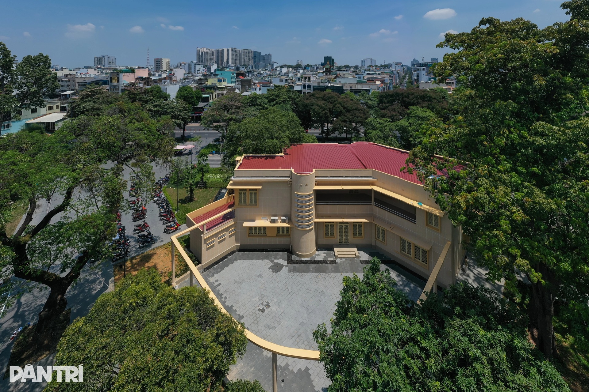 Chiêm ngưỡng vẻ đẹp cụm biệt thự của vua nhà đất Sài Gòn xưa - 3