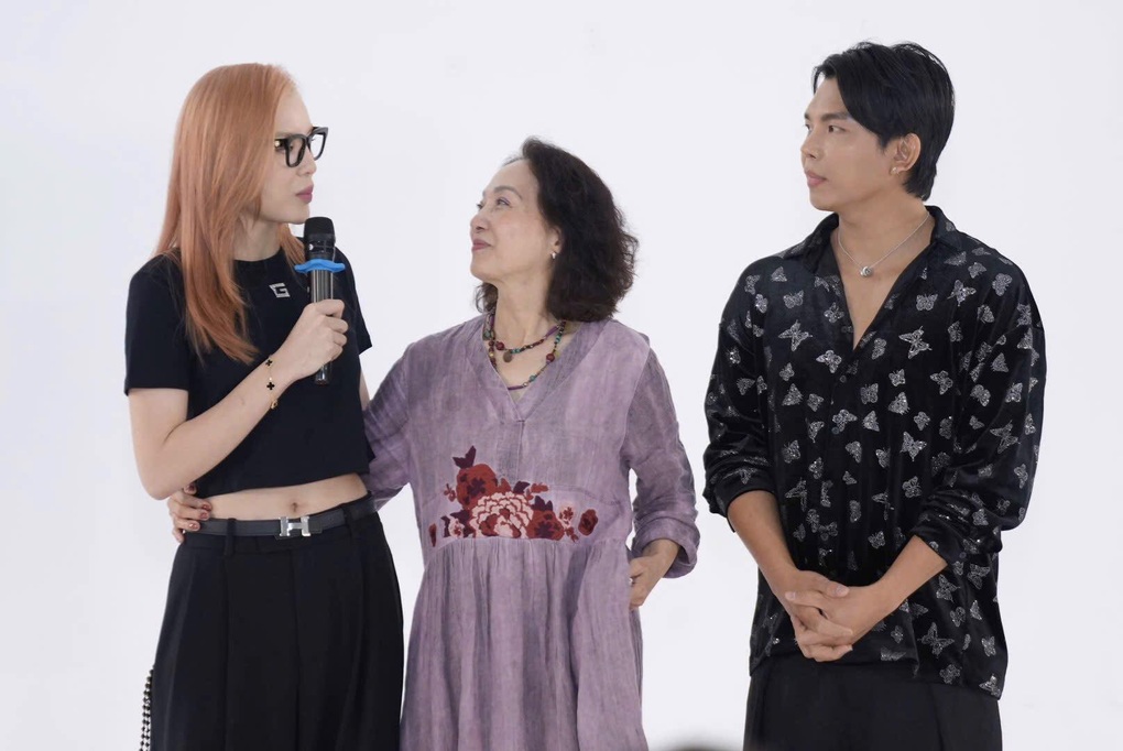 NSND Lê Khanh tuổi 63: Sức khỏe tôi không tốt, lấy tinh thần làm điểm tựa - 5