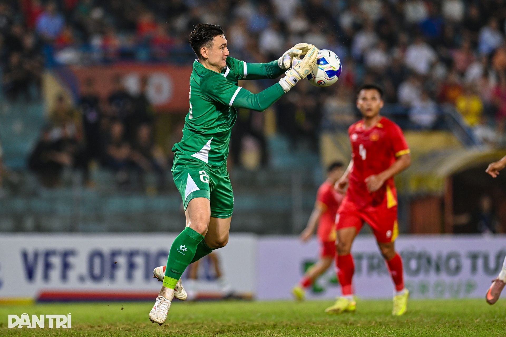 Màn trình diễn của Xuân Son, Hoàng Hên trong chiến thắng Bangladesh 3-0  - 15