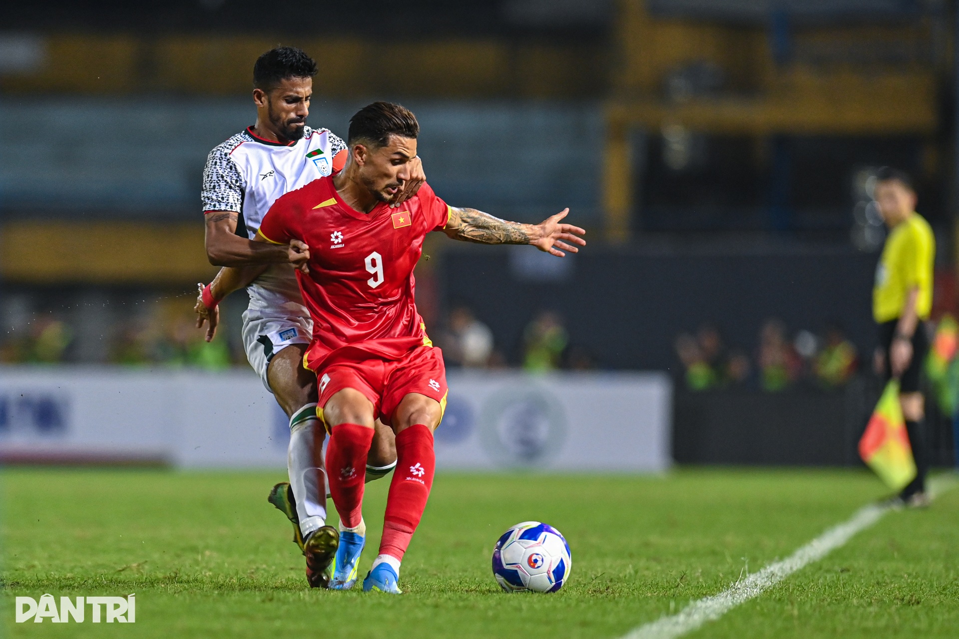 Màn trình diễn của Xuân Son, Hoàng Hên trong chiến thắng Bangladesh 3-0  - 17