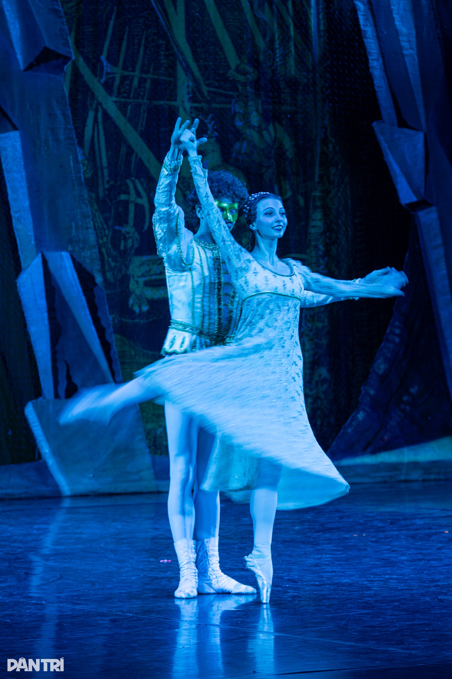 Khán giả Thủ đô choáng ngợp với vở ballet kinh điển Nga Romeo và Juliet - 2