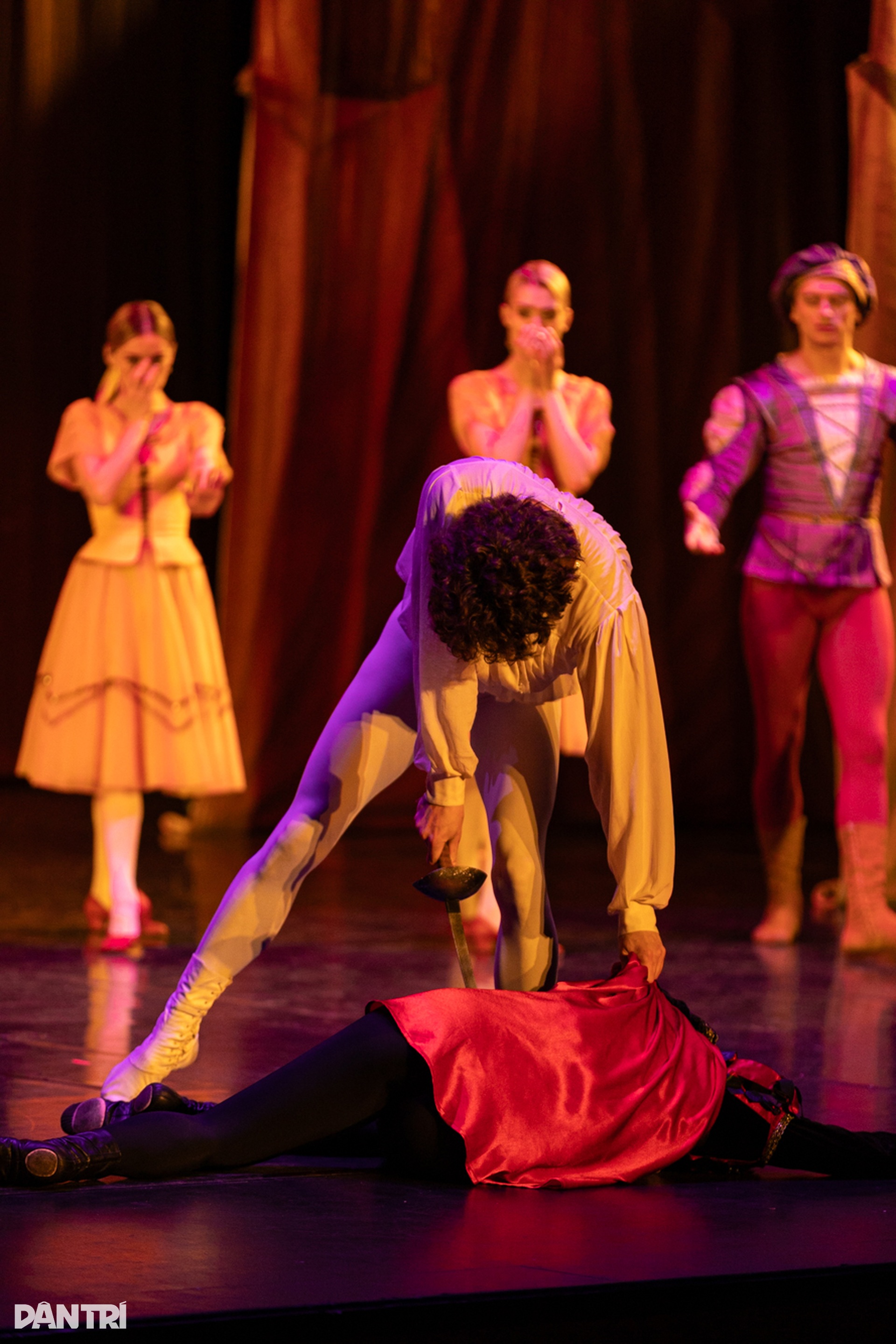Khán giả Thủ đô choáng ngợp với vở ballet kinh điển Nga Romeo và Juliet - 8