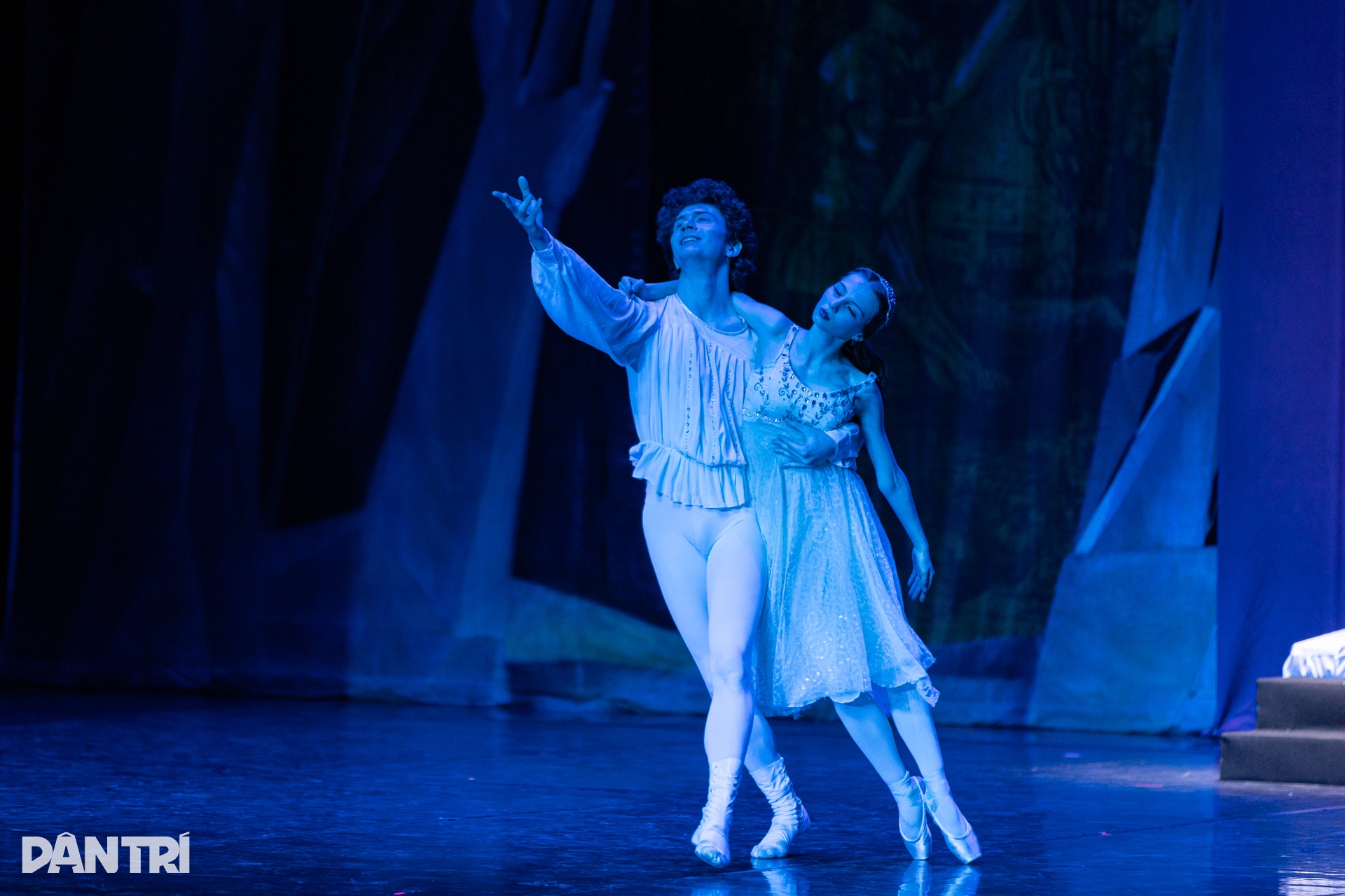Khán giả Thủ đô choáng ngợp với vở ballet kinh điển Nga Romeo và Juliet - 13