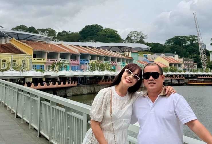 Lỗi chồng, tội vợ sau vụ lùm xùm của nhạc sĩ Minh Khang 5 Dưới góc độ pháp luật, vợ, con hay gia đình của nhạc sĩ Minh Khang không thực hiện hành vi lăng mạ tài xế, do đó họ không có nghĩa vụ phải chịu bất kỳ sự phán xét hay trừng phạt nào.