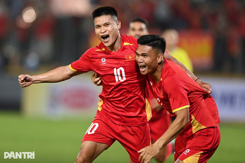 Phản ứng của cổ động viên châu Á khi tuyển Việt Nam thắng đậm Bangladesh - 2