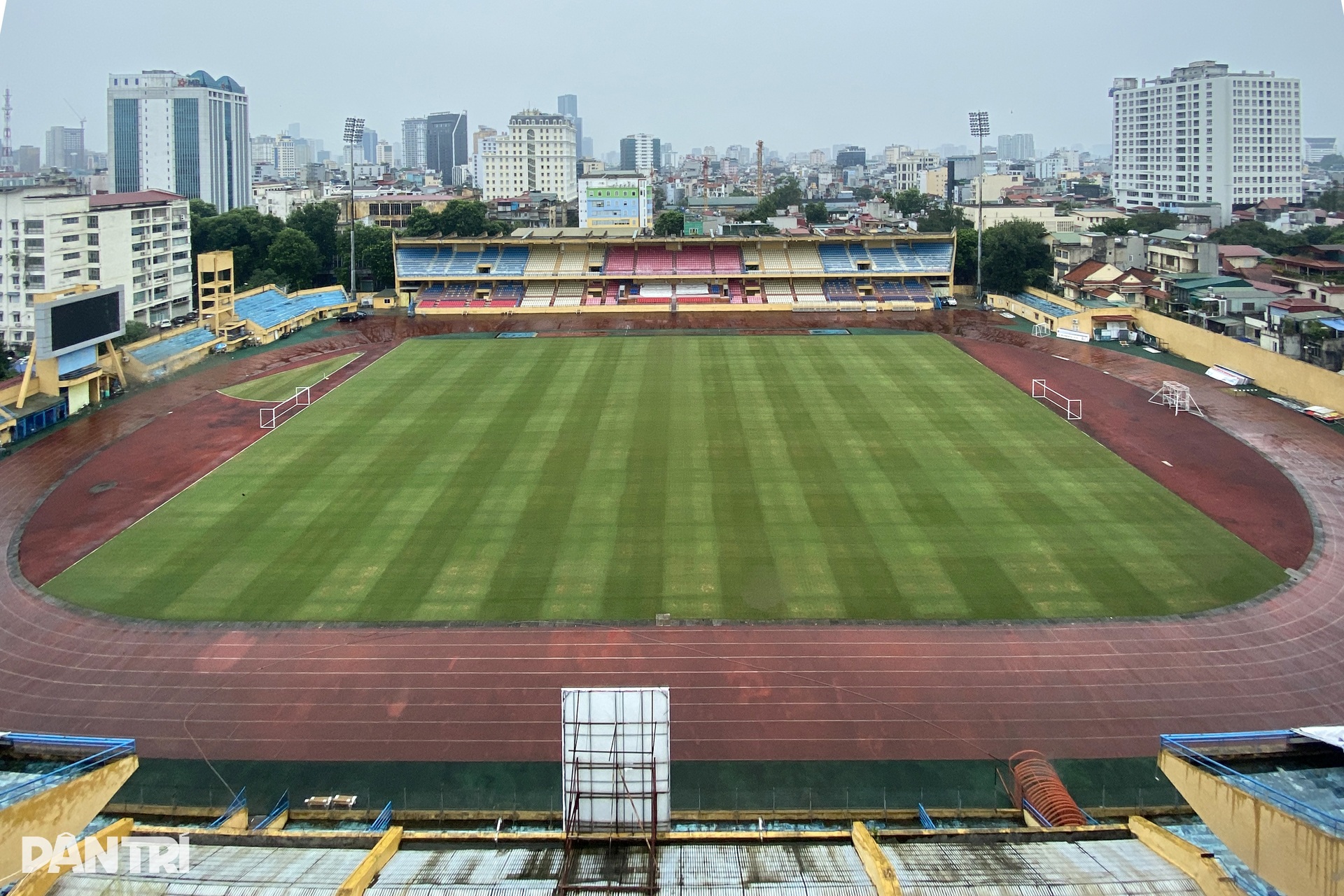 Diện mạo sân bóng gần 70 năm tuổi trước màn tái xuất của tuyển Việt Nam - 5
