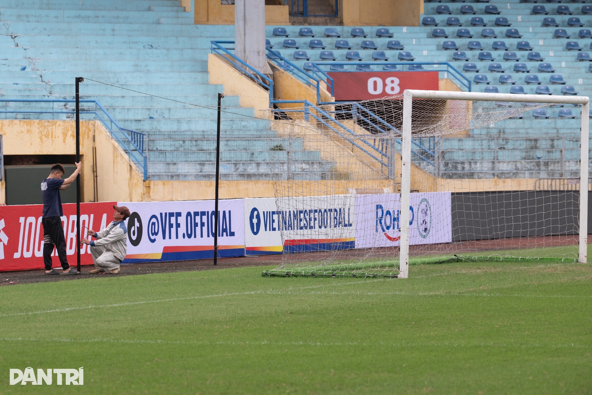 Diện mạo sân bóng gần 70 năm tuổi trước màn tái xuất của tuyển Việt Nam - 11