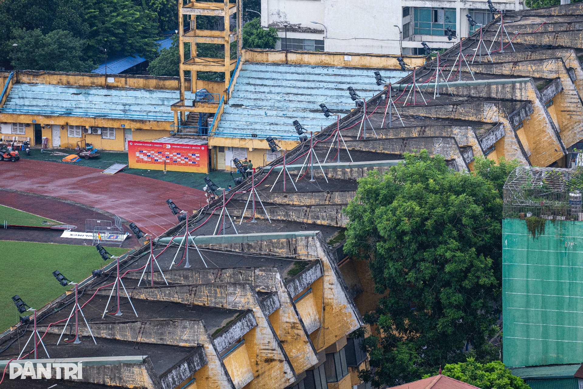 Diện mạo sân bóng gần 70 năm tuổi trước màn tái xuất của tuyển Việt Nam - 12