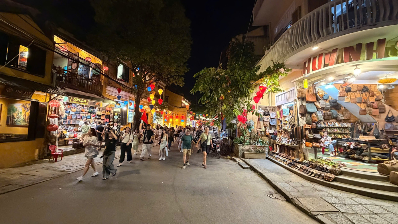 Bất ngờ diện mạo phố cổ Hội An về đêm- Ảnh 2.