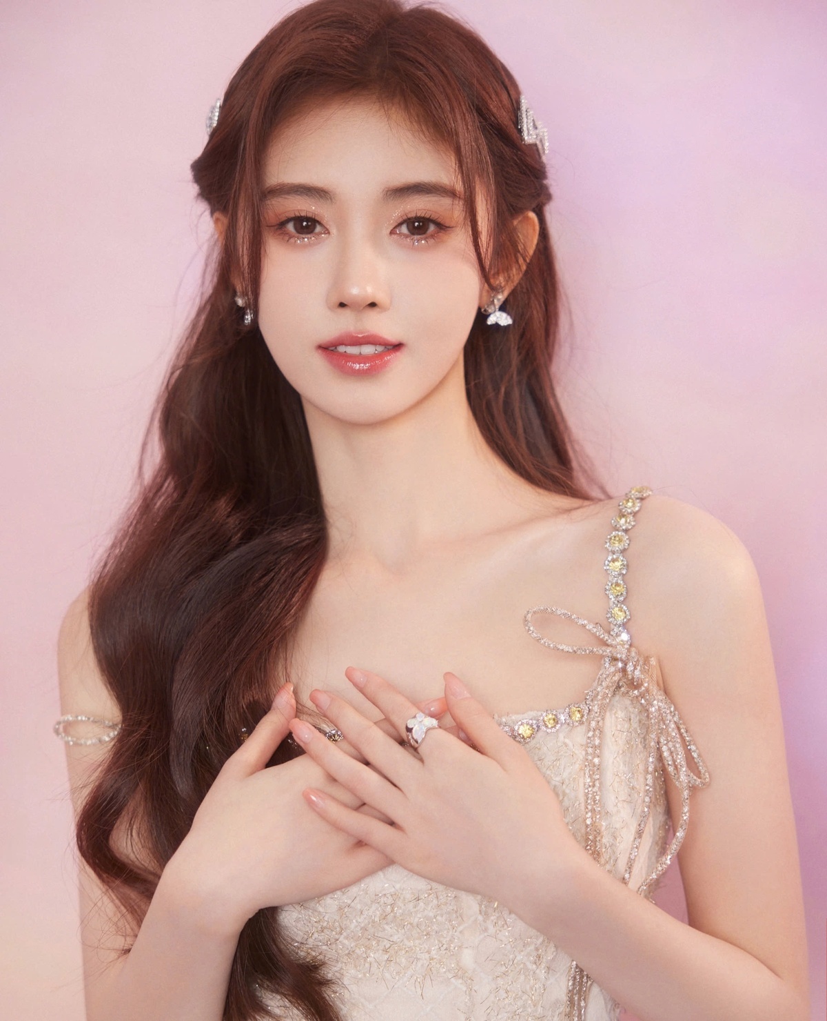 Mỹ nhân đẹp nhất xứ Trung bị tố 