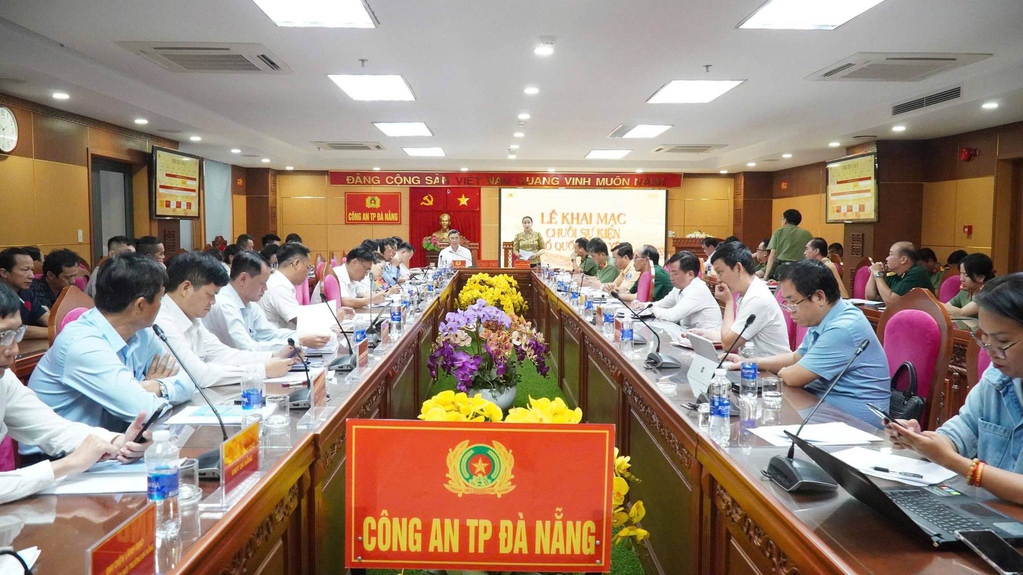 Đêm gala Tổ quốc bình yên hoành tráng trên sông Hàn dịp lễ 30 . 4 - Ảnh 2.