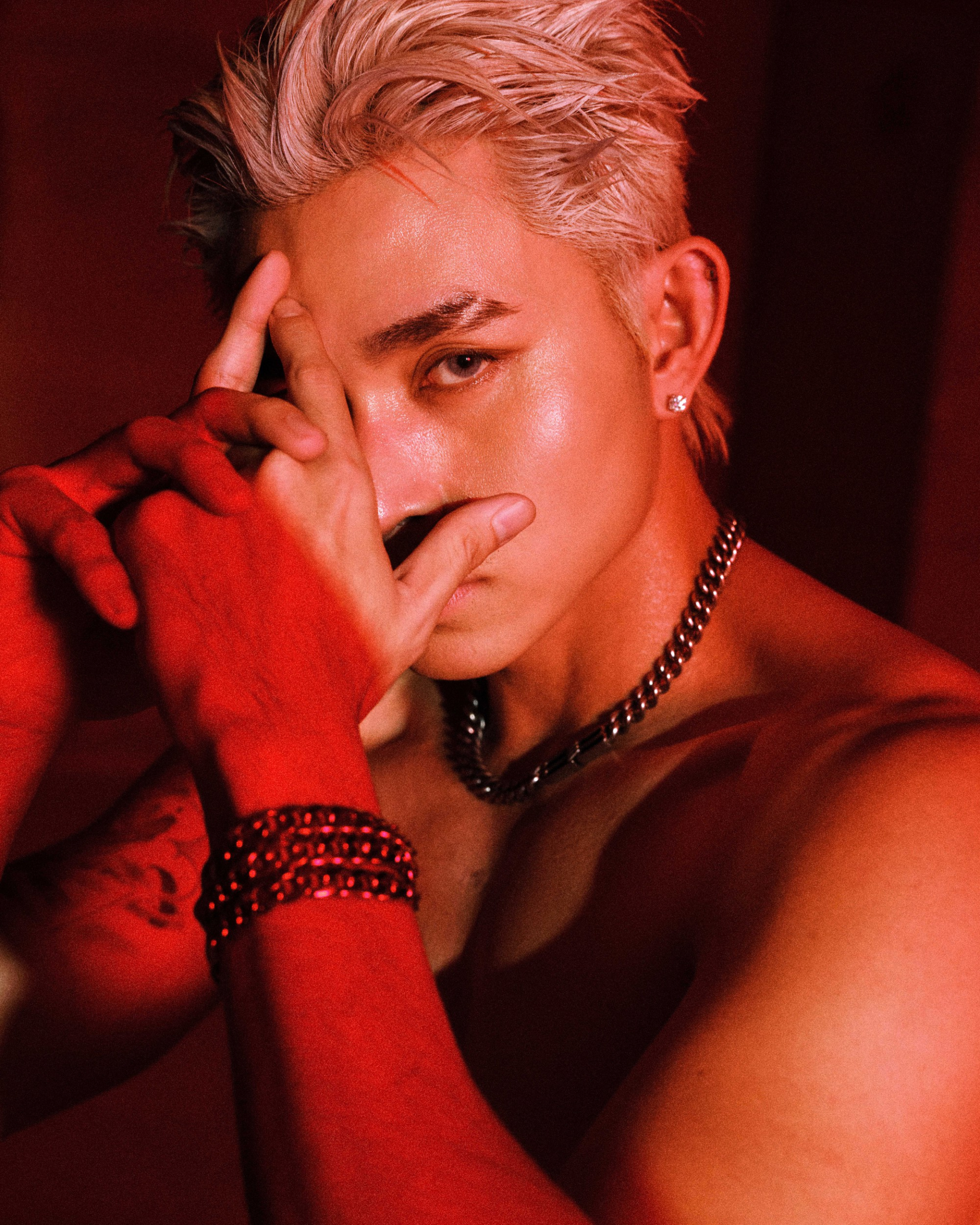 Không mê nổi MV 18+ của 1 Anh Trai: Hình ảnh phản cảm, nhạc out-meta như 10 năm trước- Ảnh 7.