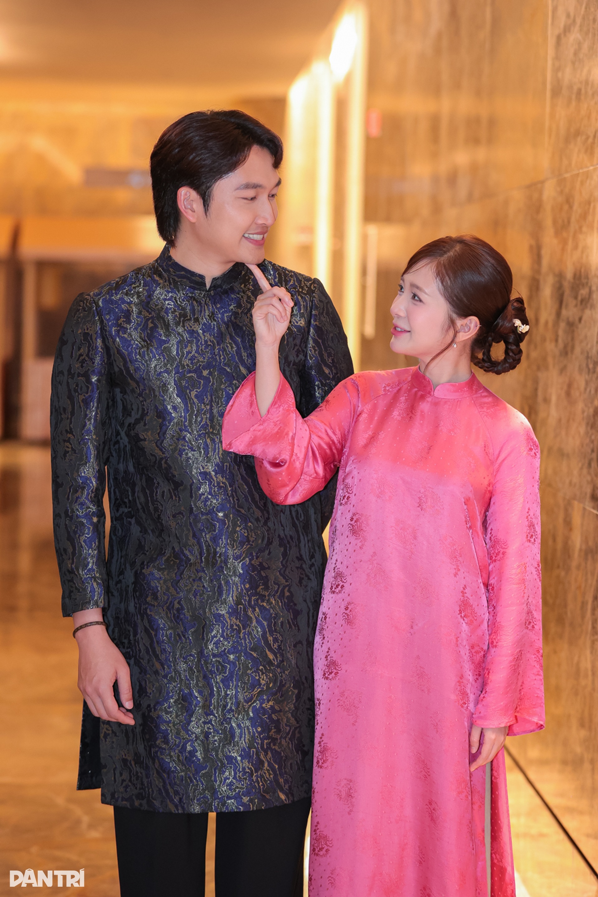 Hai cặp đôi hot là vợ chồng từ ngoài đời đến trên phim giờ vàng VTV - 2