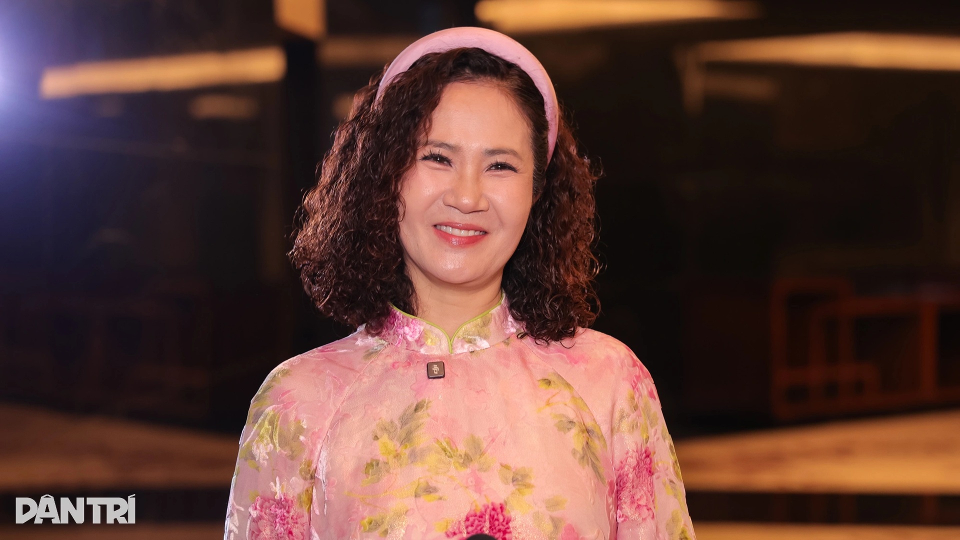 Hai cặp đôi hot là vợ chồng từ ngoài đời đến trên phim giờ vàng VTV - 8