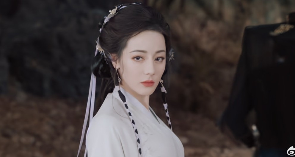 Tình thế tuyệt vọng của Địch Lệ Nhiệt Ba- Ảnh 4.