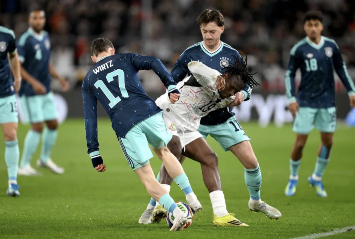 Sao dự bị lập công phút 88, Đức thắng nghẹt thở Ghana - Ảnh 2.