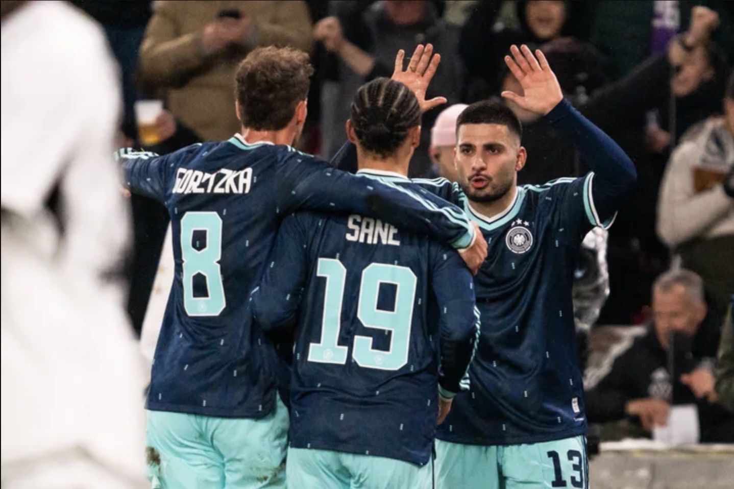 Sao dự bị lập công phút 88, Đức thắng nghẹt thở Ghana - Ảnh 6.