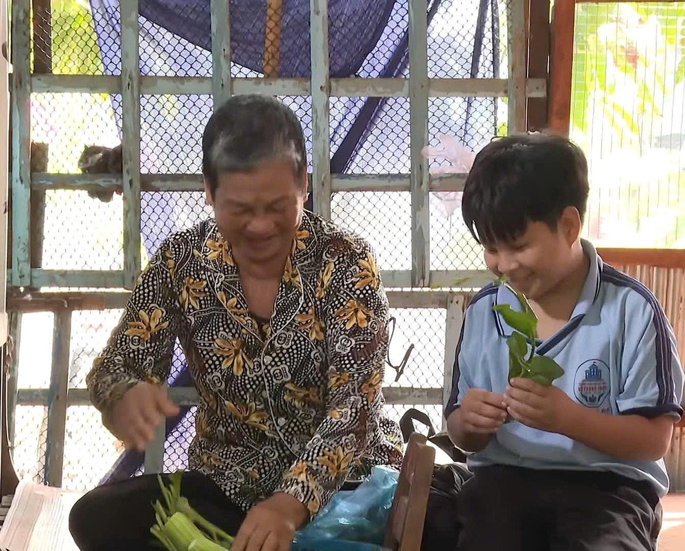 “Lời hẹn 10 năm với bà nội” của nam sinh mồ côi khiến dân mạng rơi nước mắt - 3