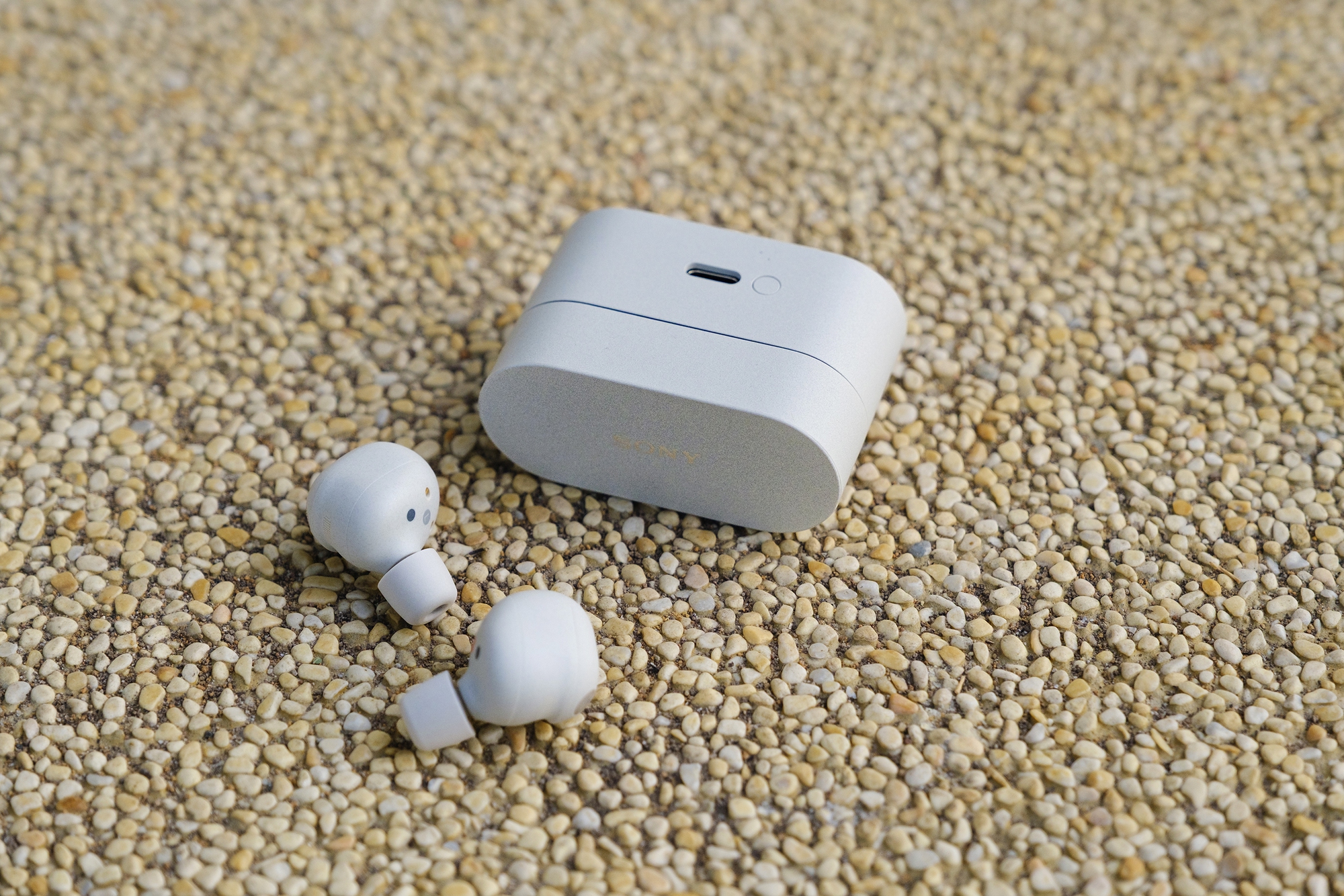 Trải nghiệm tai nghe Sony WF-1000XM6: Thiết kế mới toanh, chất âm nghe “dính” tai- Ảnh 2.