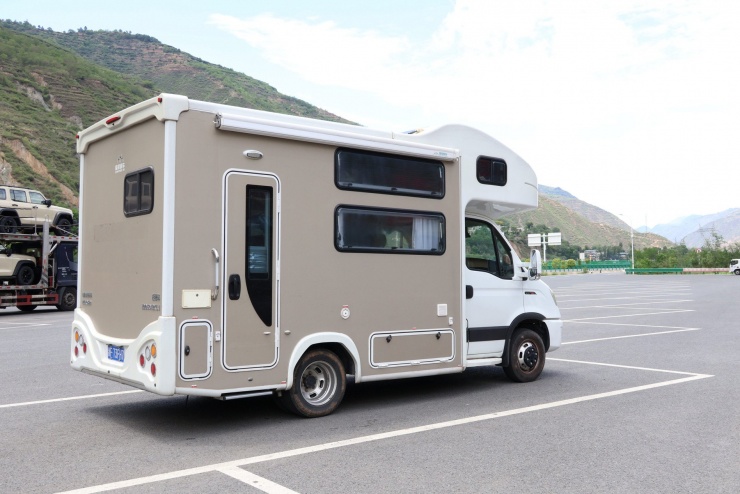 Cận cảnh chiếc xe di động mà Thục Anh và bạn bè đã sử dụng trong 30 ngày khám phá Trung Quốc